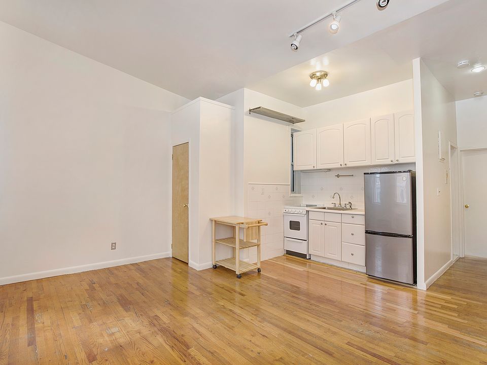 1st image of 302 W 51st St APT 5A