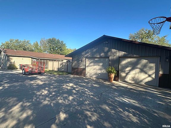 3rd image of 109 Delanor Dr