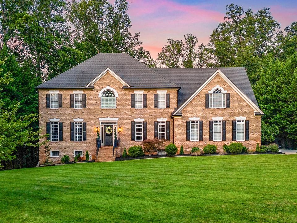 1st image of 109 Trinity Ct