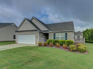 527 Mockingbird Ln, Loganville, GA 30052