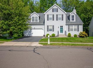 57 Eagle Hollow Dr, Middletown, CT 06457