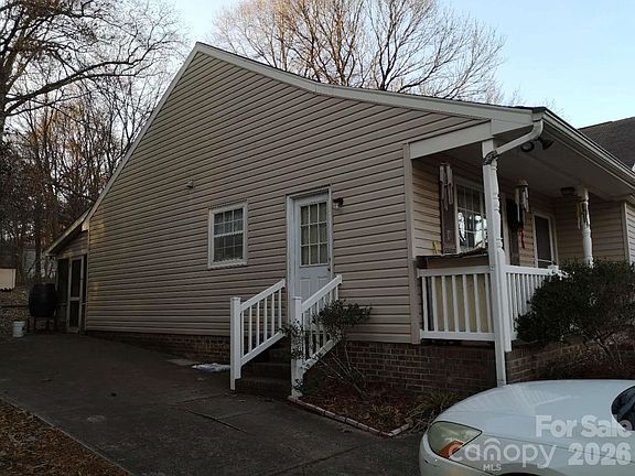 4th image of 10120 Rockwood Rd