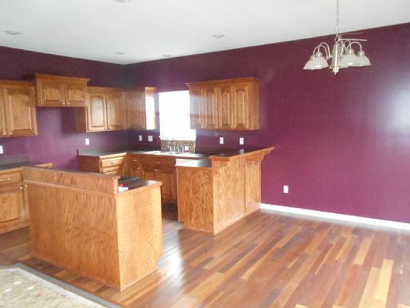3rd image of 208 S Whilshire Dr