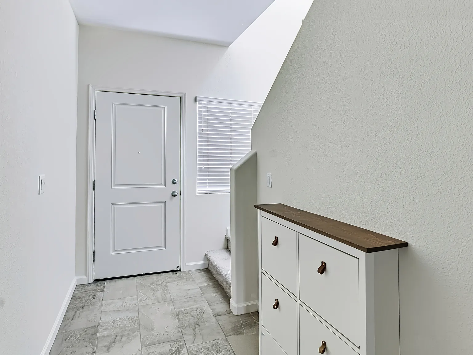 4 bed, 2.5 bath, 1811 sqft, $3,250 — Photo 4