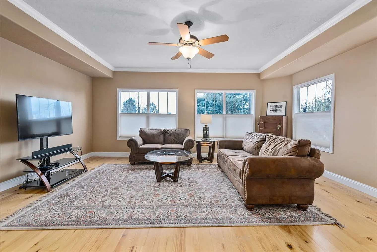 4 bed, 2.0 bath, 2012 sqft, $3,970 — Photo 3
