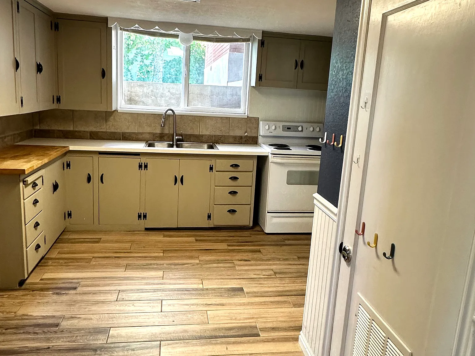 2 bed, 1008 sqft, $1,850 — Photo 2