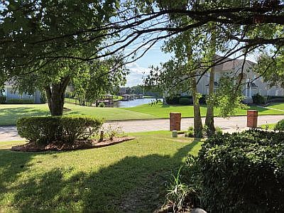 3rd image of 206 Waterwood Dr