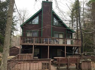 1111 Wissinoming Dr, Pocono Lake, PA