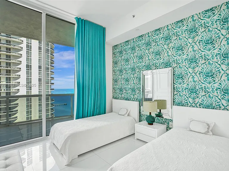 15811 Collins Ave #3302 — Photo 32