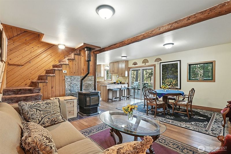 3rd image of 3725 Vineyard Way
