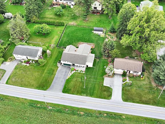 2nd image of 230 Edgewood Dr