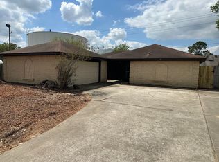 21711 Meadowhill Dr, Spring, TX 77388