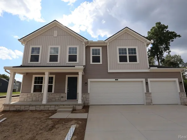 4319 Oak St, Grand Blanc, MI 48439