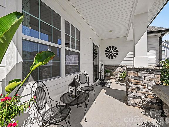2nd image of 2703 Wedgewood Ct