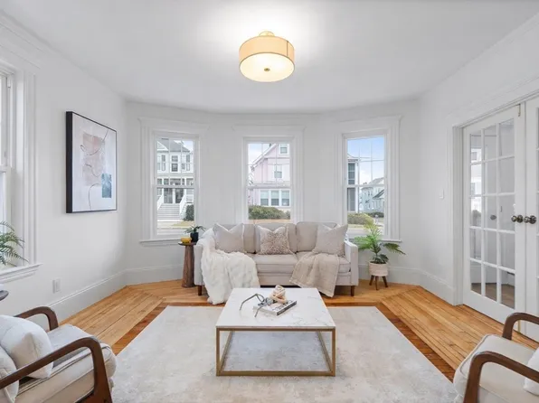 21 Fenton Ave, Lynn, MA 01905