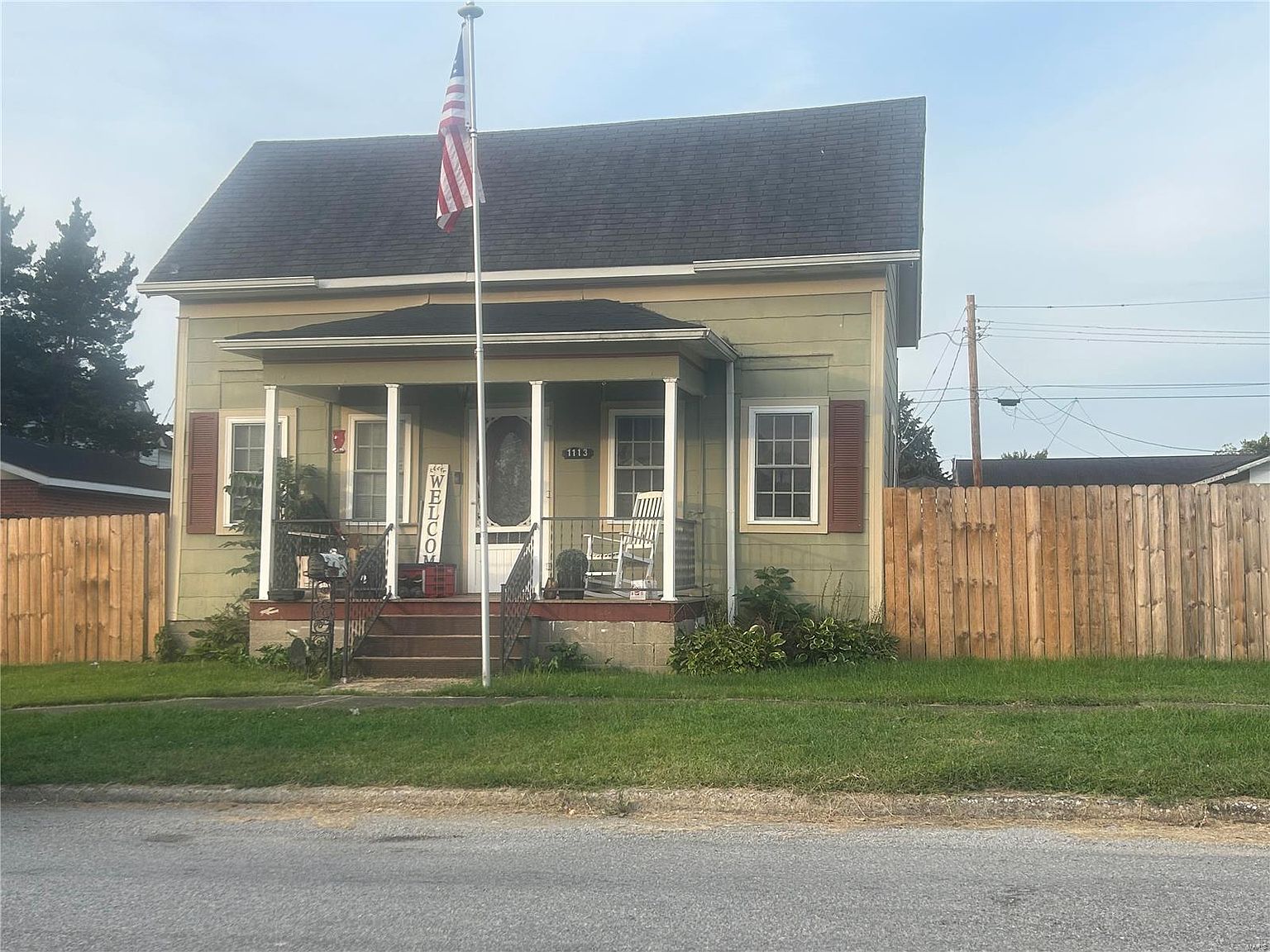 1113 1st St, Eldorado, IL 62930 Zillow