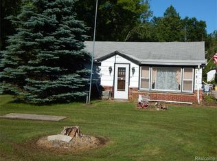 1816 Omar Rd, Smiths Creek, MI 48074