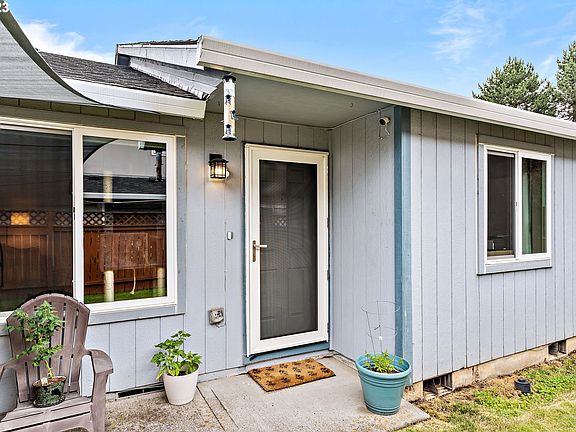 3rd image of 11117 NE 43rd Cir