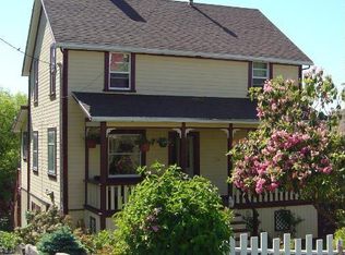 843 35th St, Astoria, OR 97103