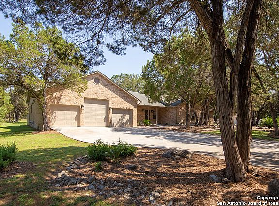 2nd image of 435 Hunters Creek Dr