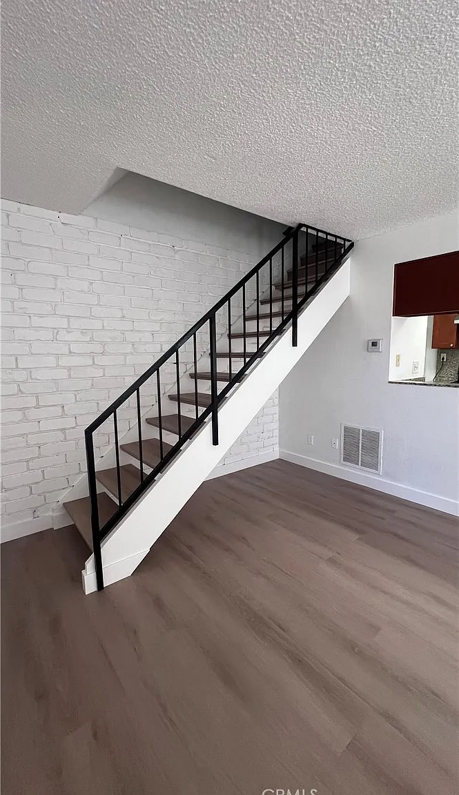 2 bed, 836 sqft, $2,250 — Photo 4