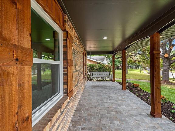 3rd image of 3915 Crown Shore Dr