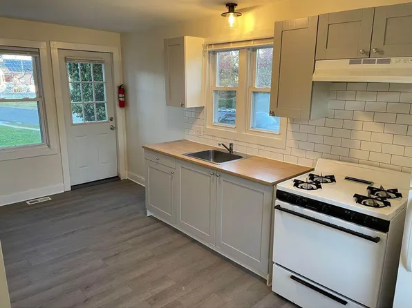 225 Clay St, Tuckerton, NJ 08087