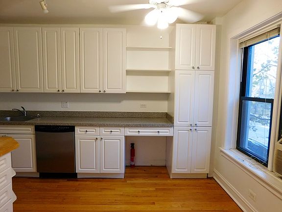 3rd image of 1156 W Lill Ave