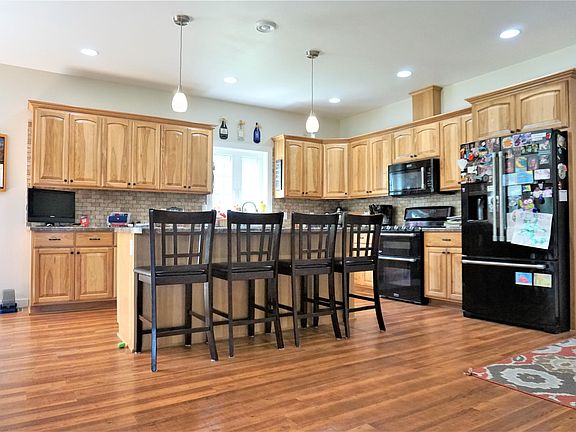 2nd image of 39999 Ashwood Dr