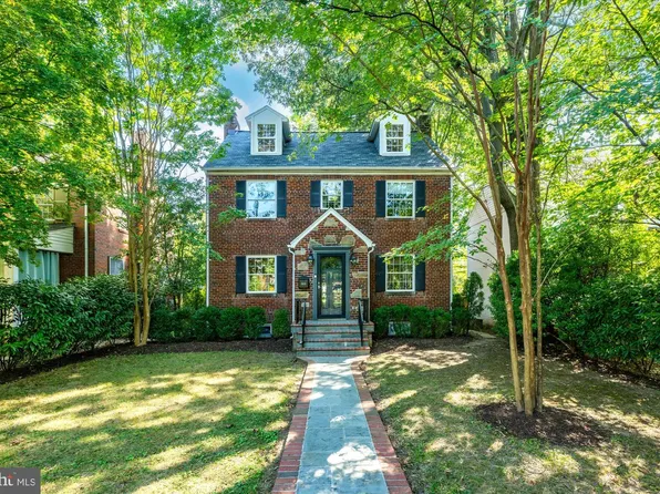 4414 Davenport St NW, Washington, DC 20016