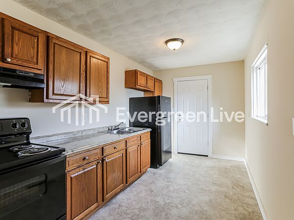 4th image of 1344 Southfield Dr S