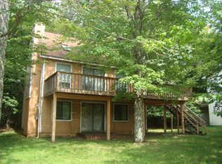 3543 Peak Dr, Tobyhanna, PA