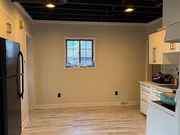4th image of 2620 Zinow St