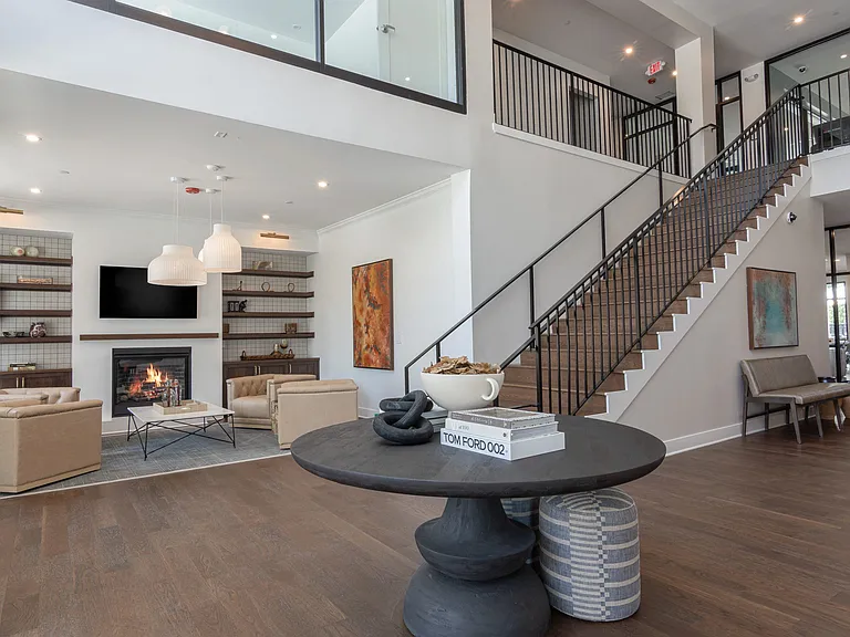 Luxe 360 on Centerpointe — Photo 33