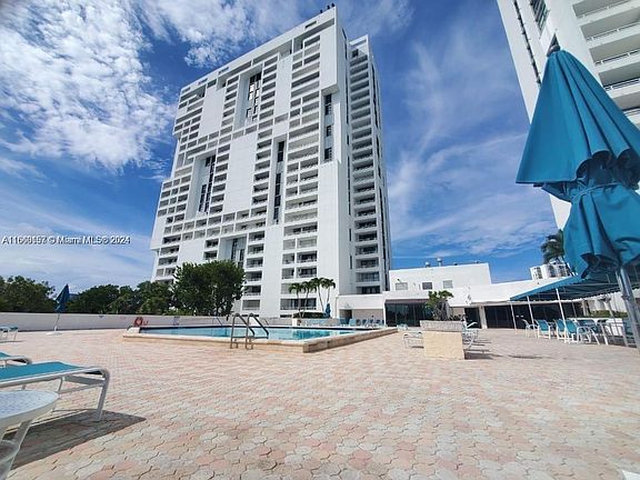 3rd image of 20225 NE 34th Ct APT 1714