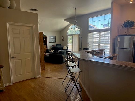 4th image of 732 Glen Ct Unit 40