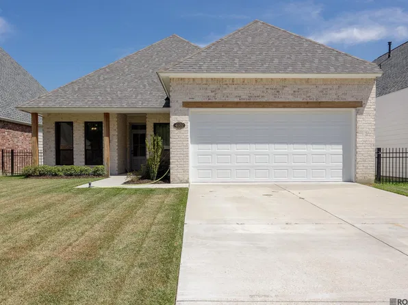 41102 Garden Ct, Gonzales, LA 70737