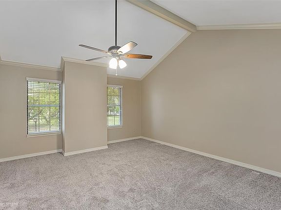 3rd image of 10012 Heritage Dr