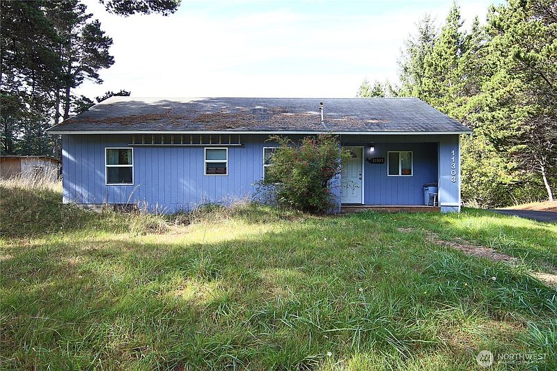 3rd image of 11303 Pacific Way