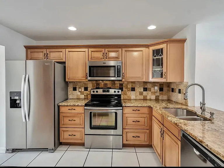9720 Carousel Cir S — Photo 3