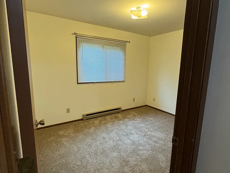 833 Bridgewater Ave #6 — Photo 6