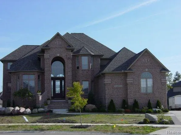 7290 Arborvitae Ct, Shelby Township, MI 48316
