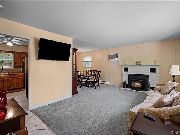 3rd image of 147 Lockwood Road