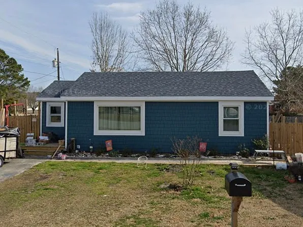 126 Jones St, Holly Ridge, NC 28445