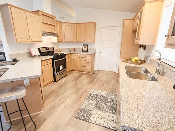 5th image of 14777 Palm Dr Spc 99