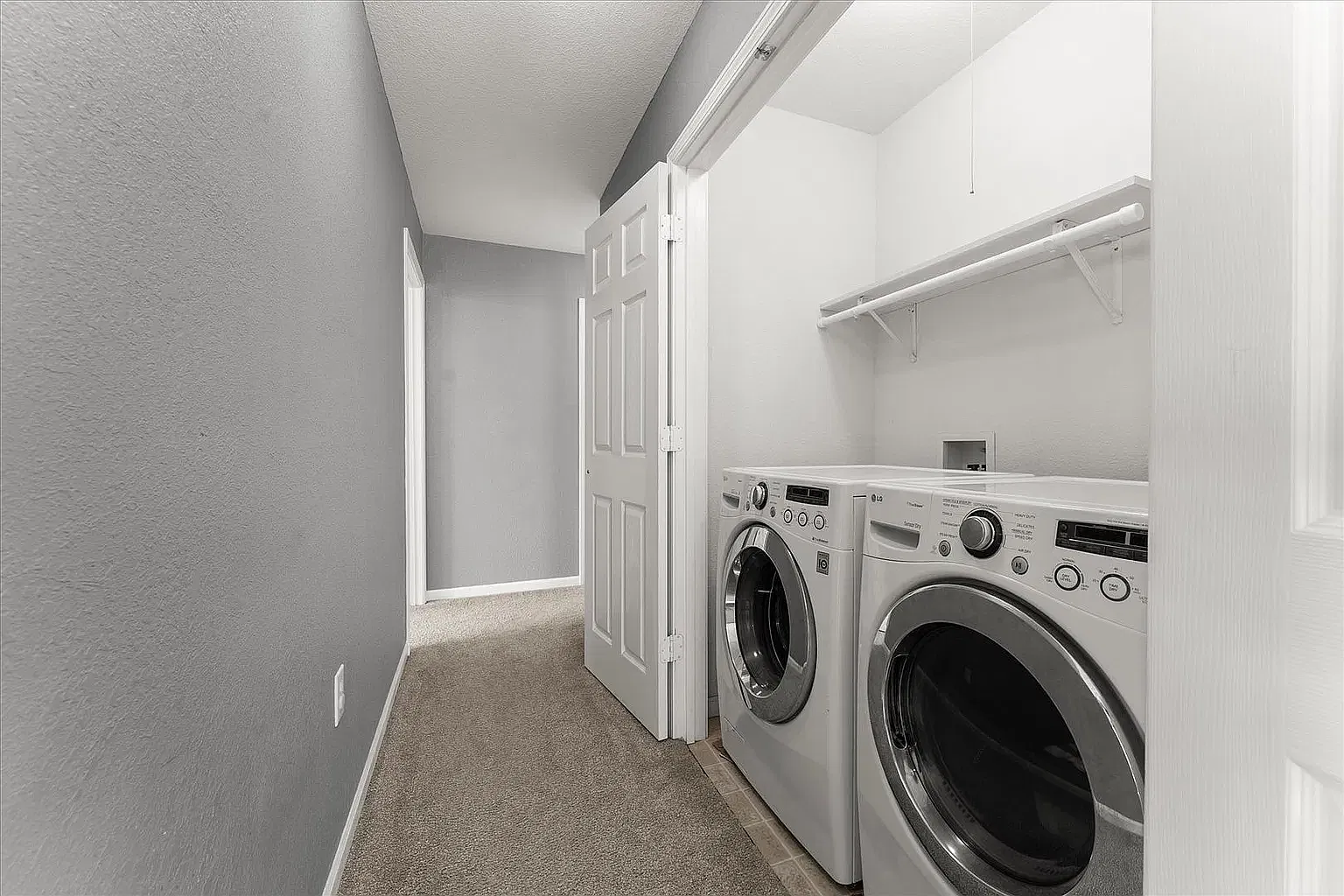 3 bed, 1421 sqft, $2,100 — Photo 4