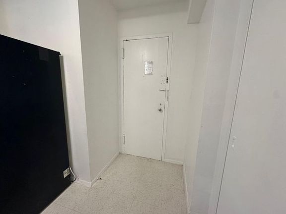 5th image of 9 Fordham Hill Oval APT 17A
