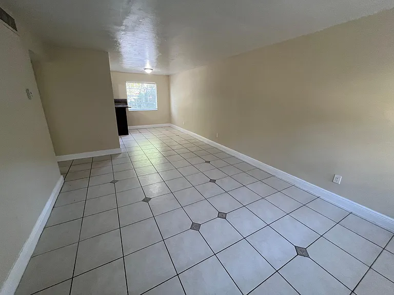 1370 NE 119th St #137008 — Photo 6