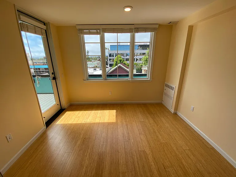 Addison Arts Apartments — Photo 10