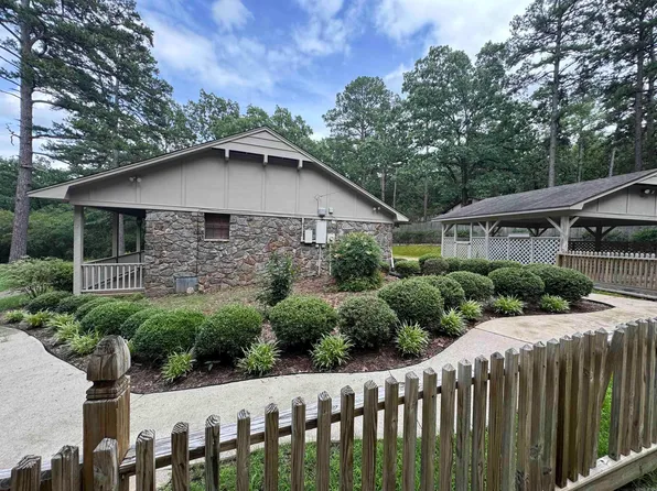 5901 Star Ln, Little Rock, AR 72223